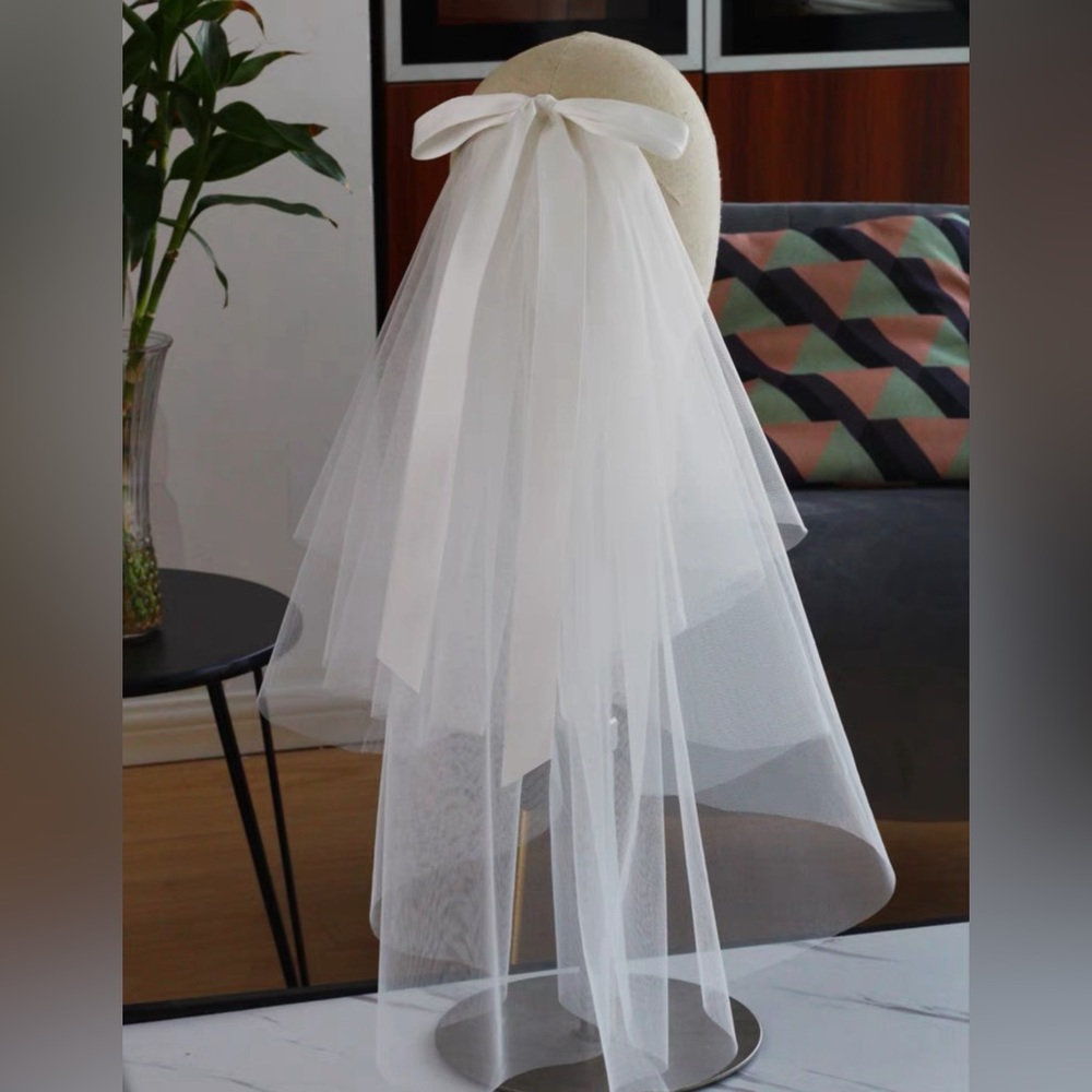 White Bow Veil Hair Accessory for Brides and Special Occasions